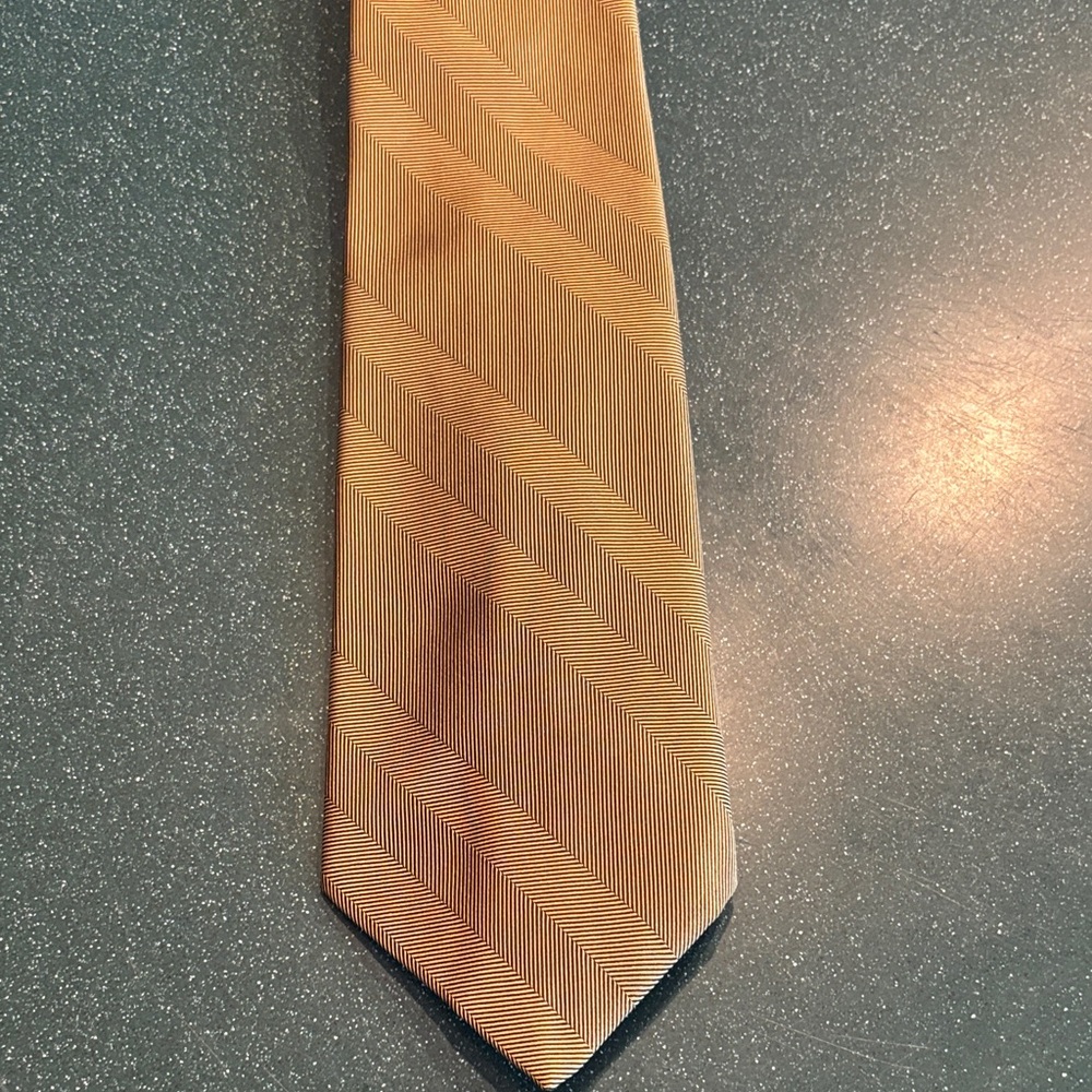 Elegant Wembley Gold Striped Tie